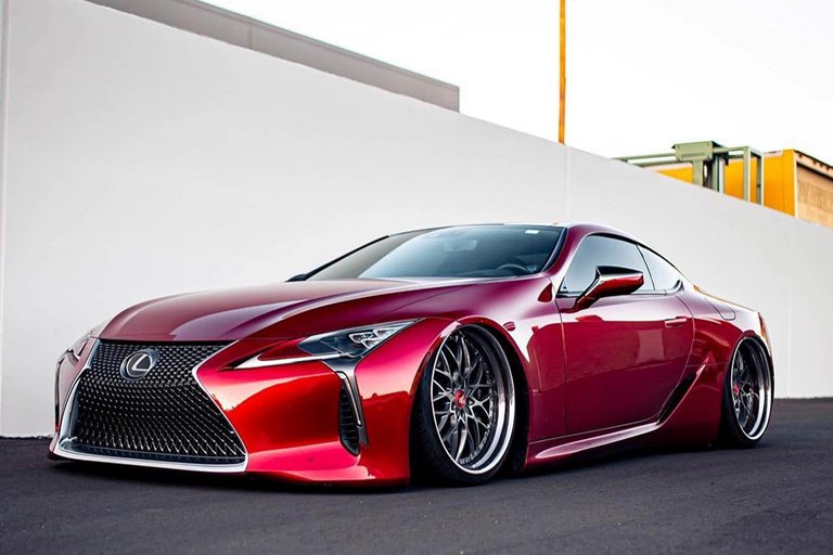نسخه سفارشی لکسوس LC500 با کیت تنظیم ارتفاع و رینگ بزرگ معرفی شد